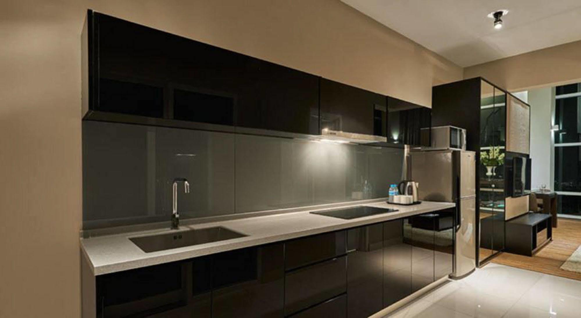 Maritime Luxury Suites George Town Eksteriør billede