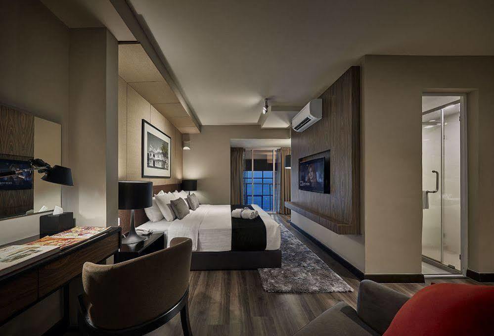 Maritime Luxury Suites George Town Eksteriør billede