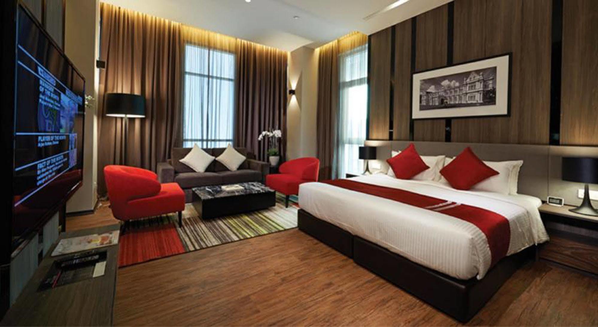 Maritime Luxury Suites George Town Eksteriør billede