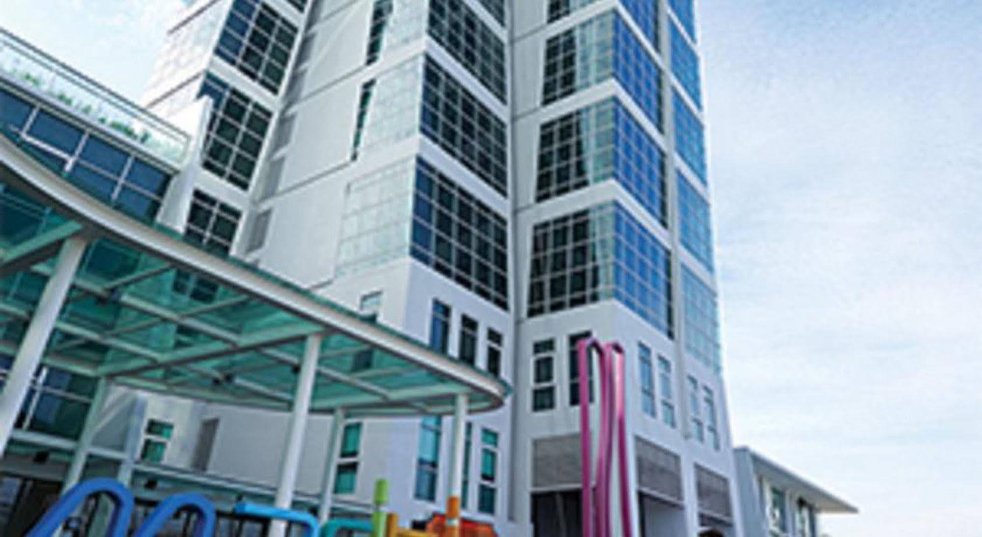 Maritime Luxury Suites George Town Eksteriør billede